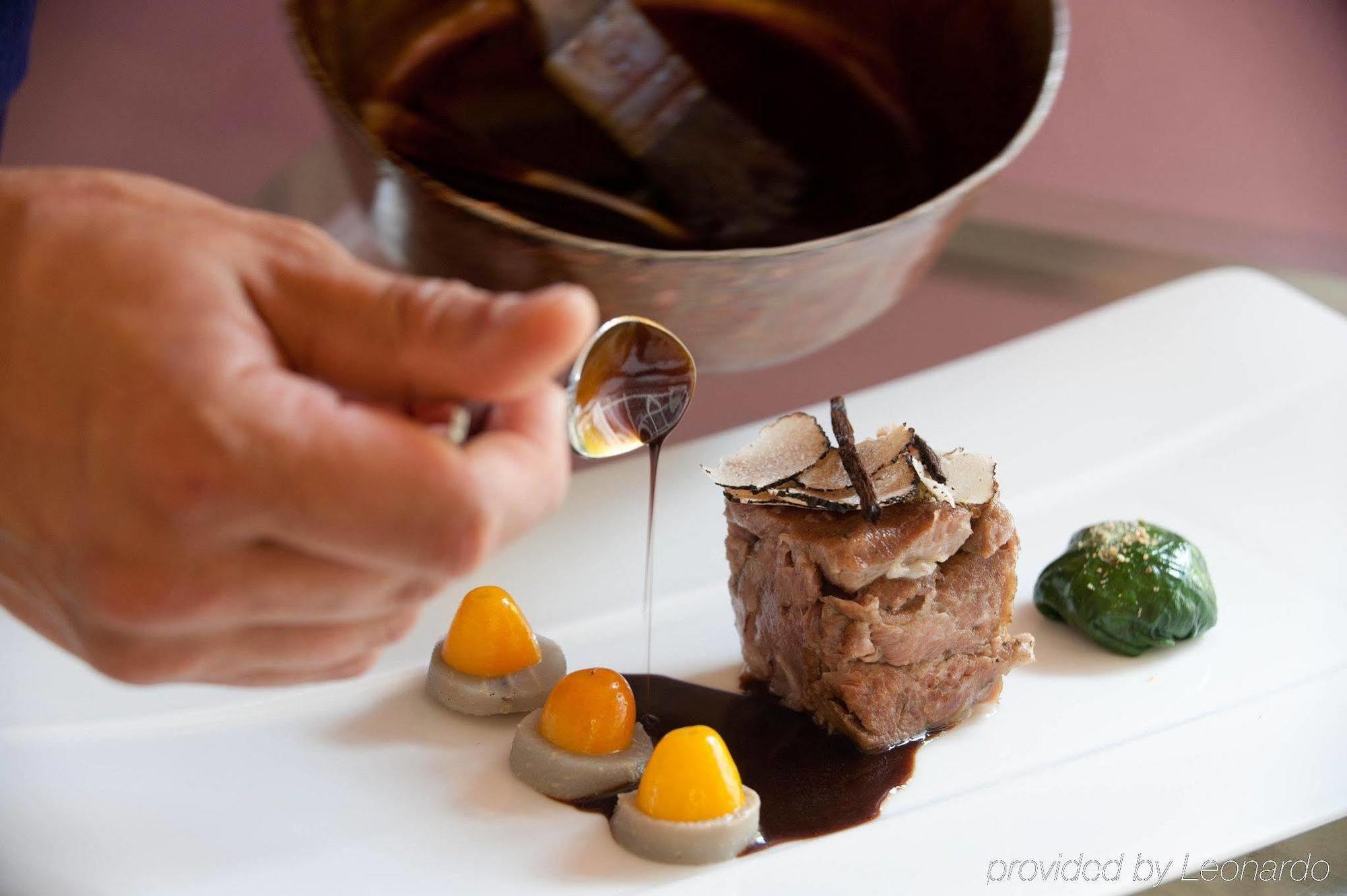 Hotel Spa Frederic Carrion Et Sa Table Gastronomique Vire  Экстерьер фото