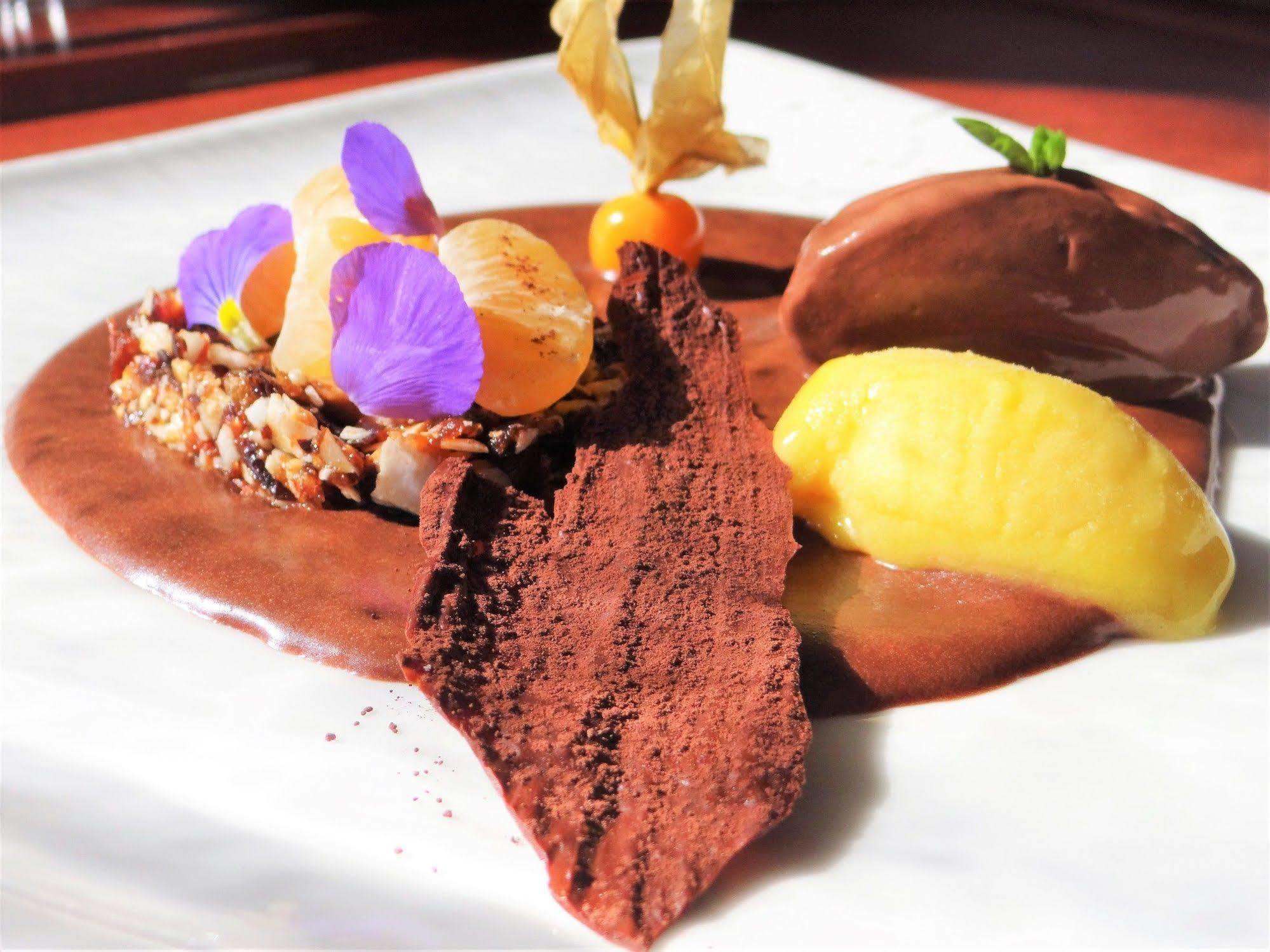 Hotel Spa Frederic Carrion Et Sa Table Gastronomique Vire  Экстерьер фото