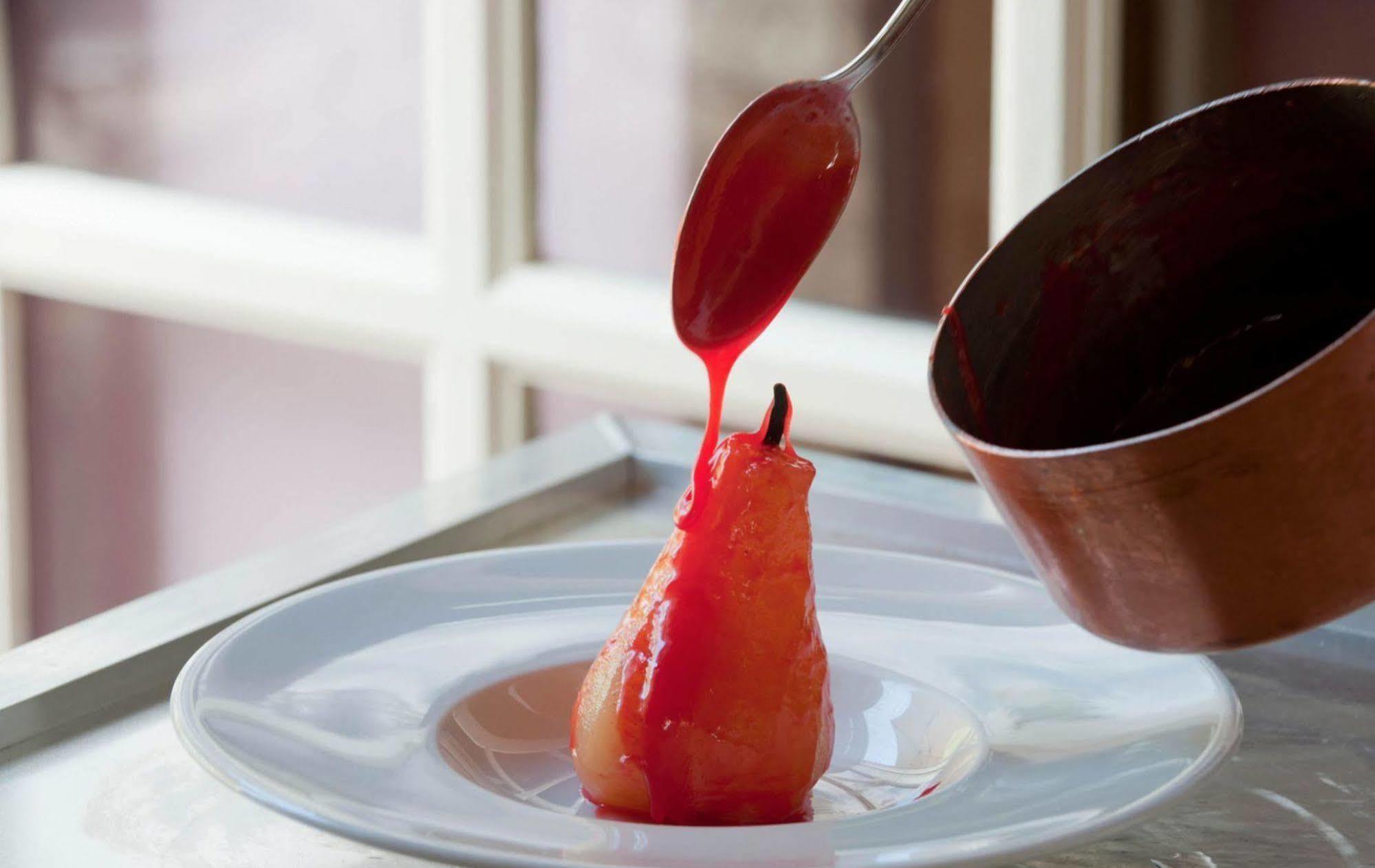 Hotel Spa Frederic Carrion Et Sa Table Gastronomique Vire  Экстерьер фото
