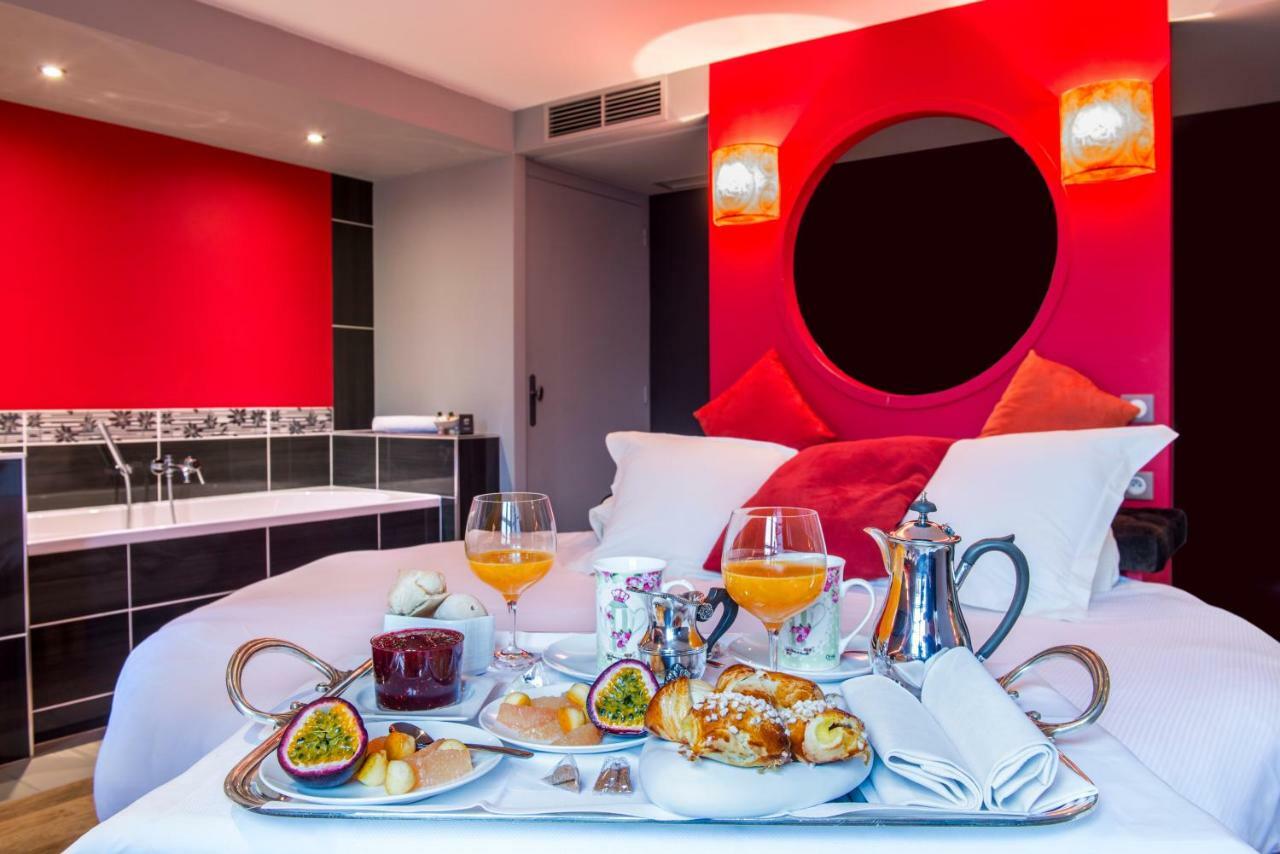 Hotel Spa Frederic Carrion Et Sa Table Gastronomique Vire  Экстерьер фото